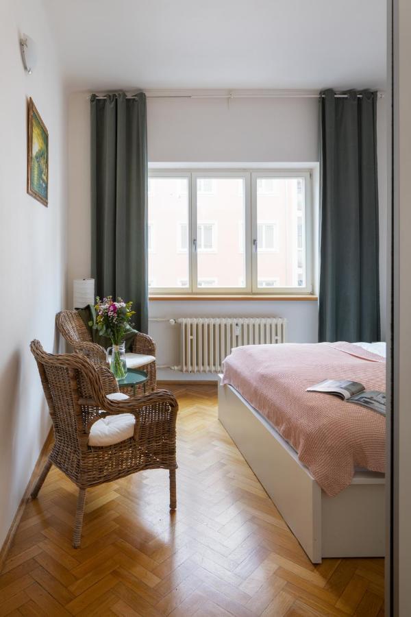 Homey Flat In Vinohrady By Days Praga